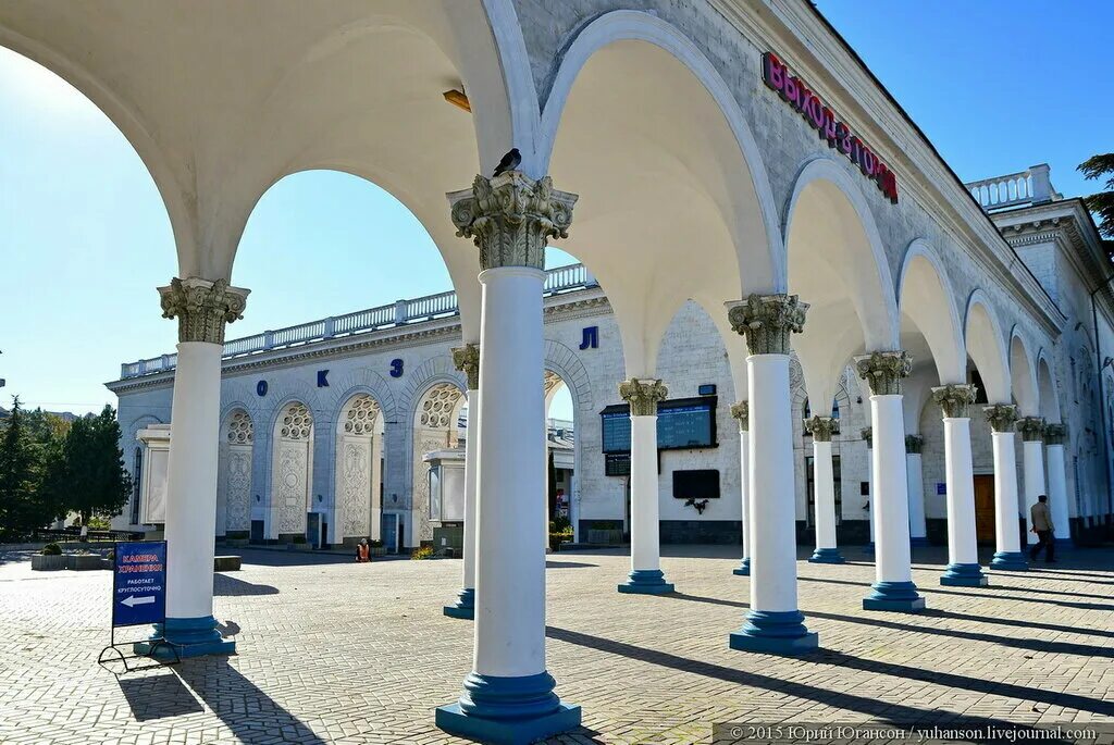 такси по крыму из аэропорта. такси симферополь вокзал. такси аэропорт симферополь севастополь. такси в аэропорт. такси севастополь симферополь жд вокзал.