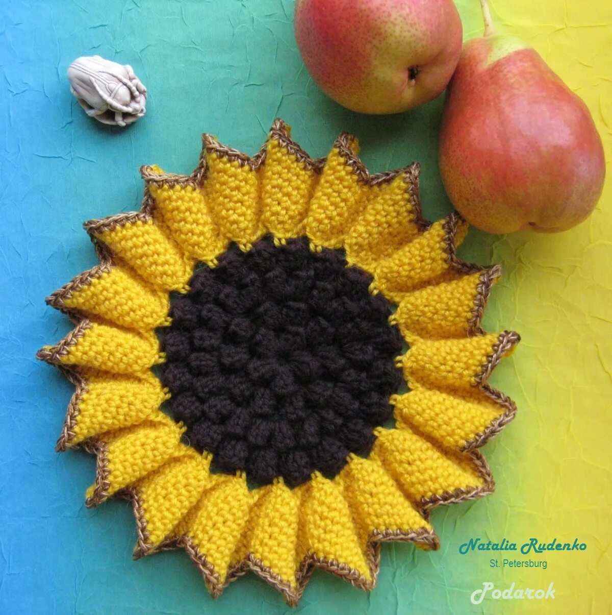 прихватки подставки под горячее крючком. прихватка подсолнух. подставка под горячее подсолнух крючком. вязаный подсолнух. вязаный подсолнух крючком.