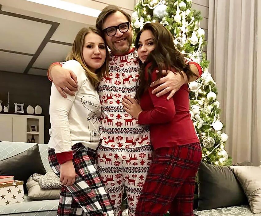 Кто жена у вадима такменева ведущего. Кто жена у вадима такменева ведущего. Такменев семья. Кто жена у вадима такменева ведущего. Свадьба дочки вадима такменева.