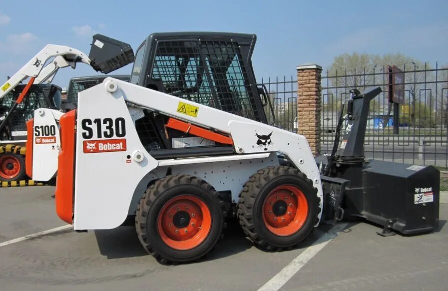 Бобкэт 100. Bobcat t40. Бобкэт 650. Мини-погрузчик bobcat s 130. Мини погрузчики екатеринбург.