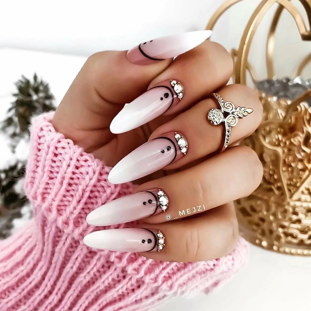 красивый маникюр. гелевые ногти. фото красивых ногтей 2023. ногти короткие. нежный маникюр.