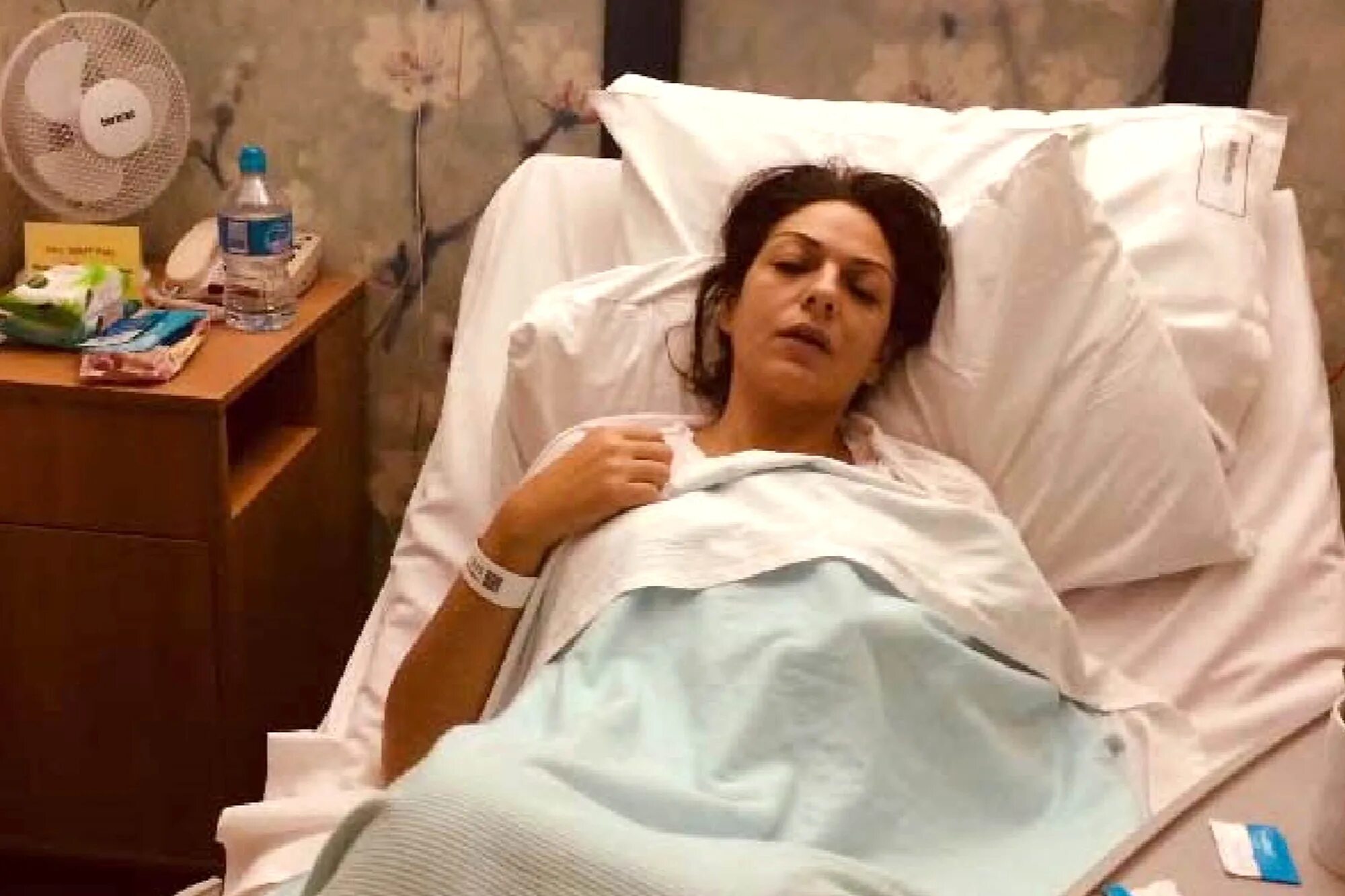 Умершие от рака яичников. Смерть детей от онкозаболеваний. Умершие от рака яичников. Лучшие онкологи. Лежачий больной открытый рот и глаза.