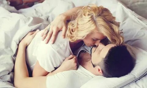 Утренние поцелуи в кровати