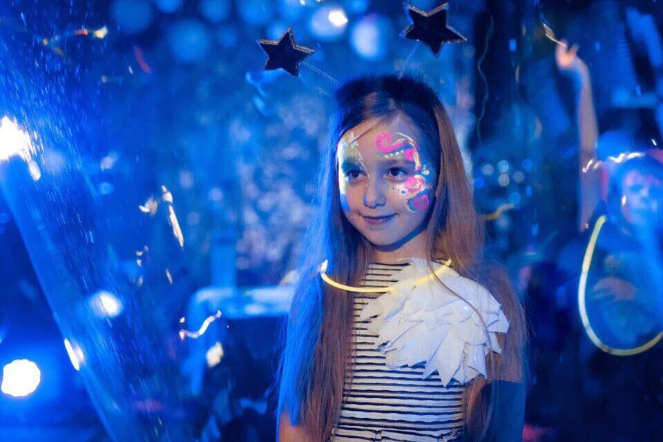 неоновые дети. аквагрим неон дети. неон шоу для детей. аквагрим на неоновую вечеринку. световое шоу для детей.