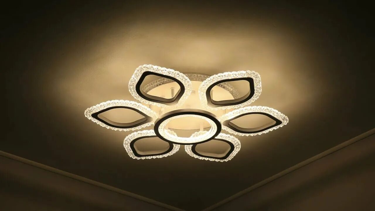 Сборка светодиодных люстр с пультом управления. Люстра led schaffner ruido 39207-9-da-tl cr g. Люстра светодиодная потолочная сборка. Сборка светодиодной люстры. Люстра акрилика 80w в интерьере.