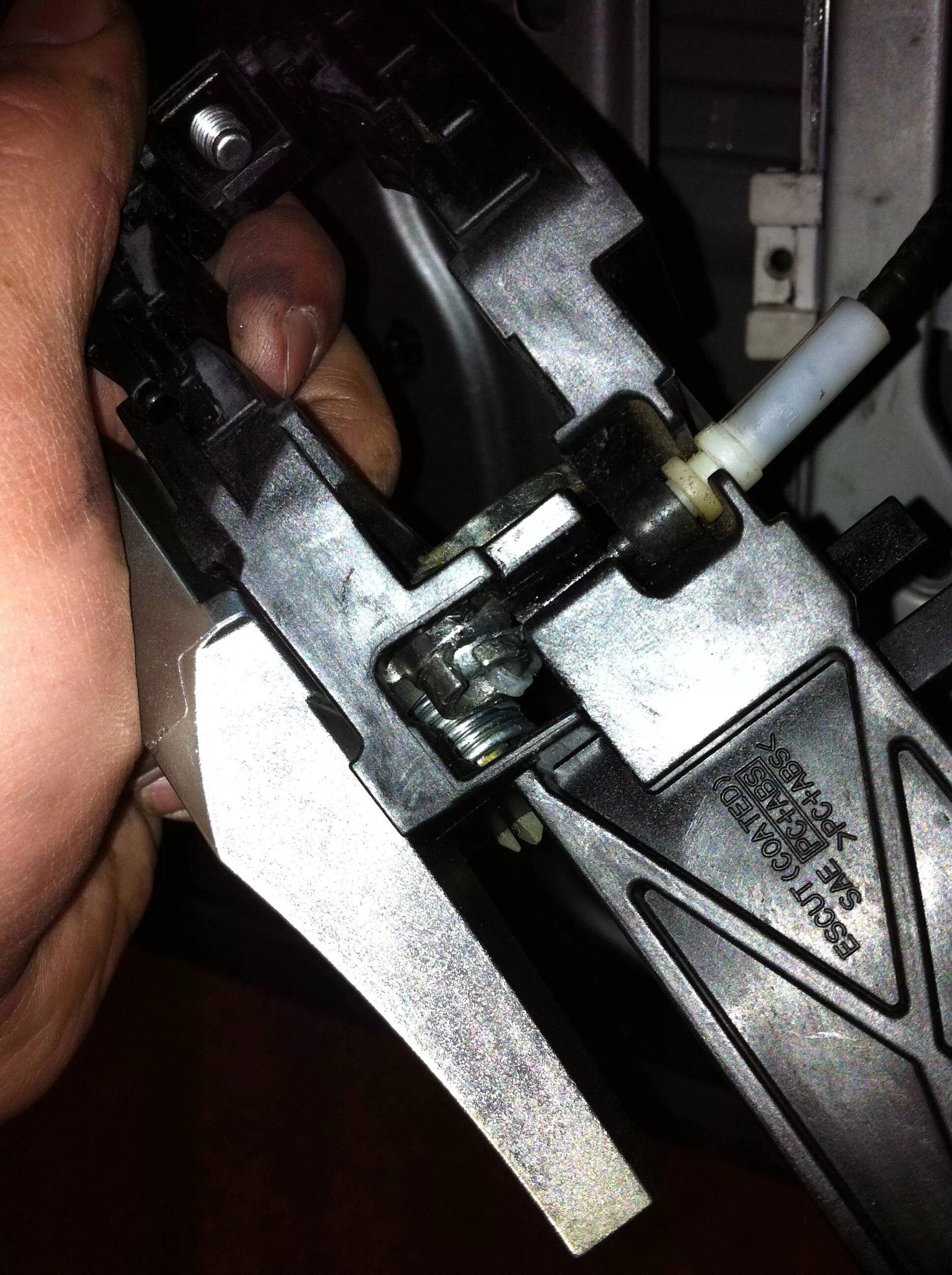 тросик замка передней двери nissan x-trail t31. трос ручки двери на ниссан хтрэйл т 31. не открывается дверь снаружи х трейл. тросик ручки двери ниссан максима а33. Nissan x trail водительская дверь.