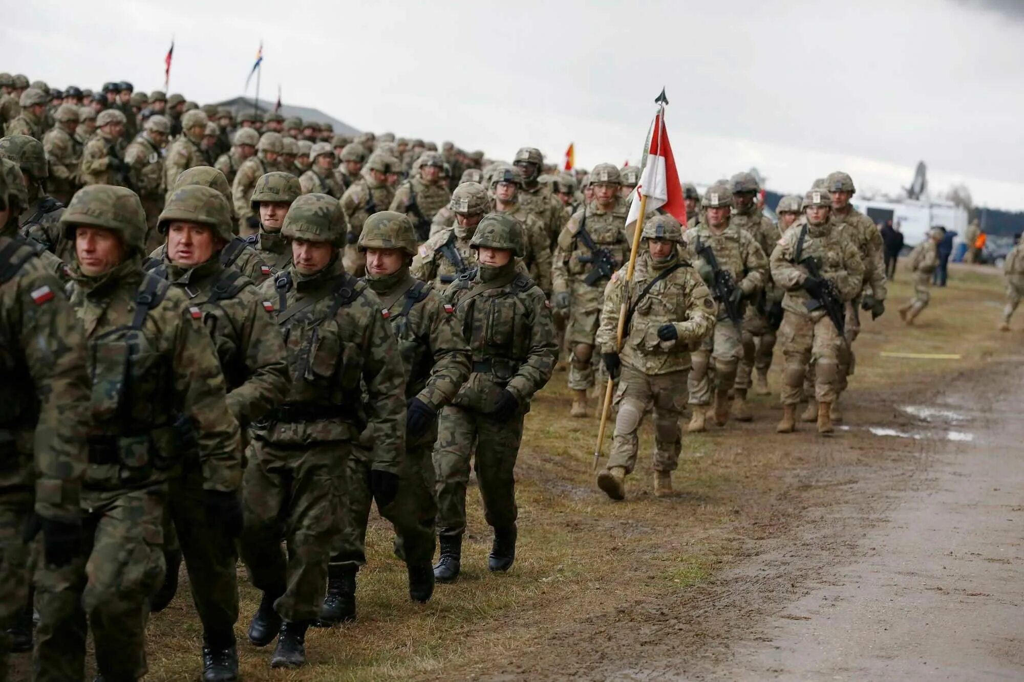 Военные нато на границе. Польская армия. Польские войска. Польская армия учения. Войска НАТО.