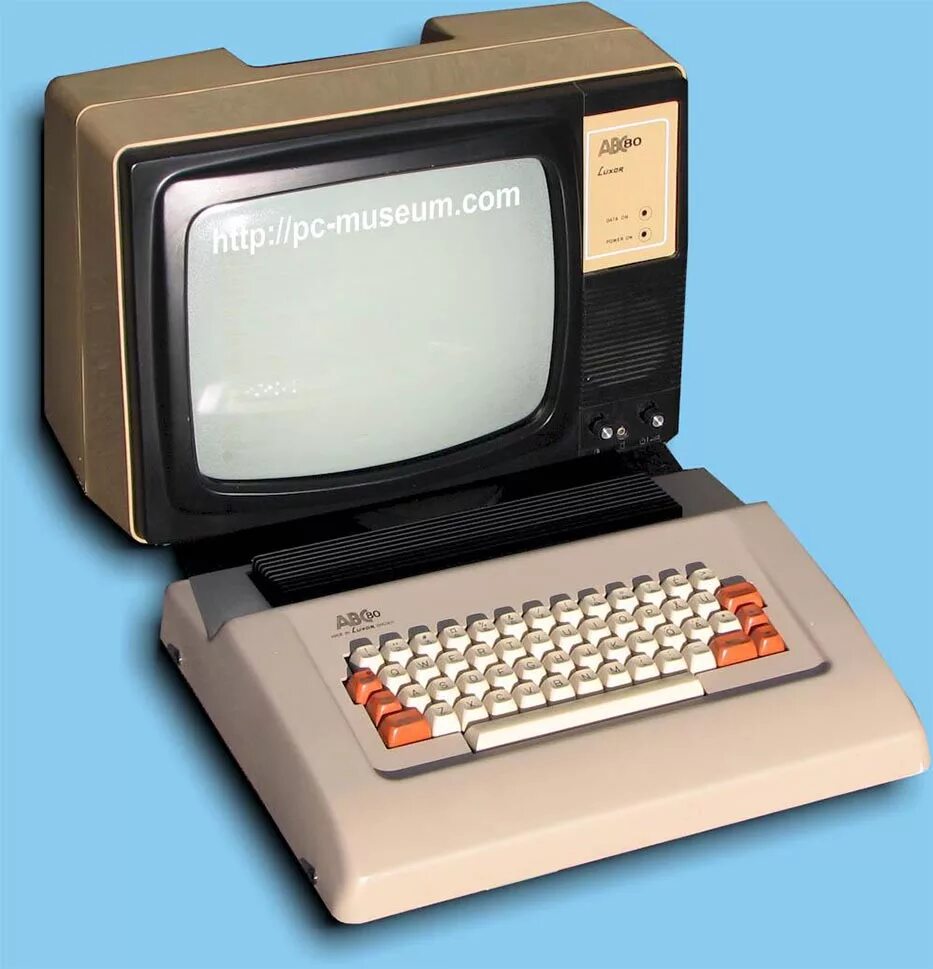 Компьютеры 90 х годов. Commodore Vic-20 с монитором. IBM Computer 80s. IBM ABC 80. Компьютер из 90-х.