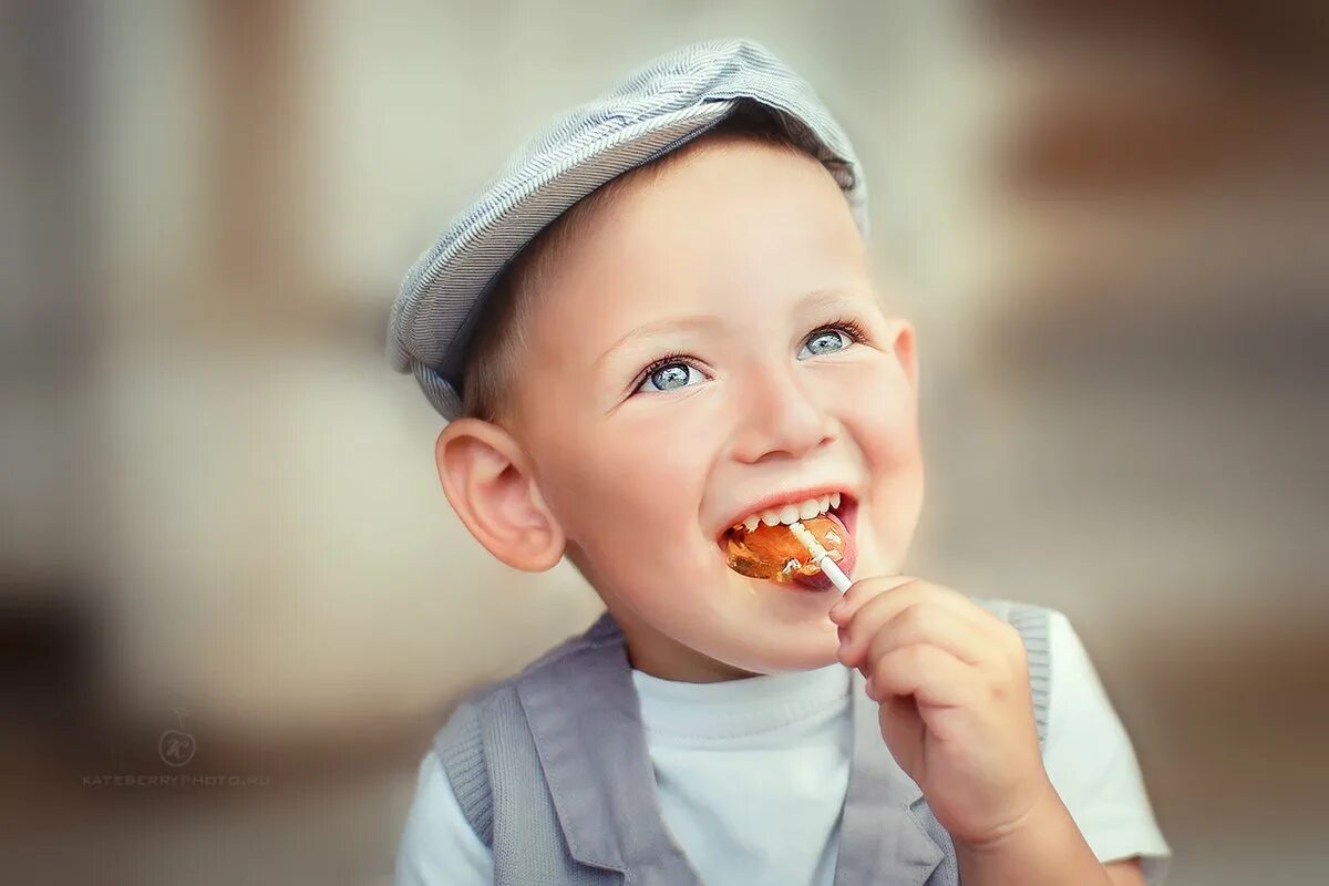 Сластена фото мальчик. Батончик сластена ударница. Советская конфета сластена. Сластена фото. Батончик сластена ударница.