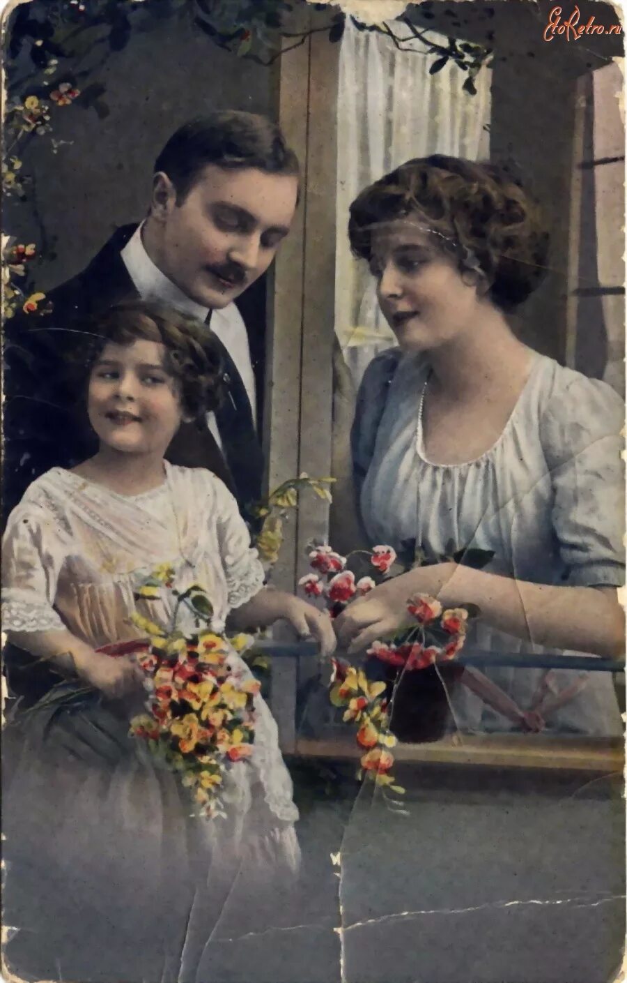 Американская семья ретро. Семейная фотосессия в стиле ретро. Ретро семья. Ретро семья. Семейный портрет ретро.