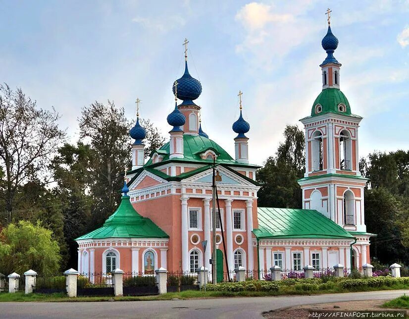 Церковь царевича на поле в Угличе. Храм Димитрия на поле Углич. Церковь царевича Димитрия на поле.