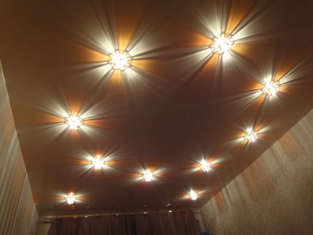 Двухуровневый потолок с подсветкой. Натяжные потолки. Натяжные потолки череповец. Натяжные потолки череповец. Двухуровневые натяжные потолки.