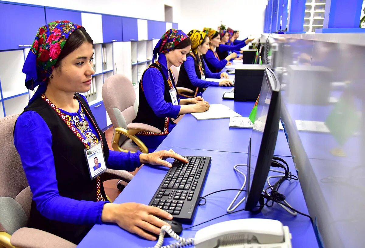 Туркмения интернет. Туркменистан интернет. Туркменский интернет. Интернет кафе в Туркменистане.