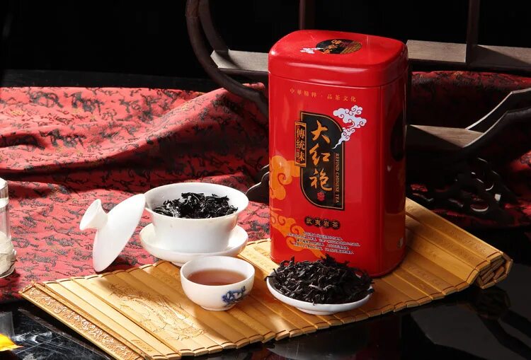 Чай китайский дракон. Китайский чай Refined Chinese Tea. Chinese Tea da Hong Pao чай. Chinese Tea Gift красная. Чай черный дракон в банке.