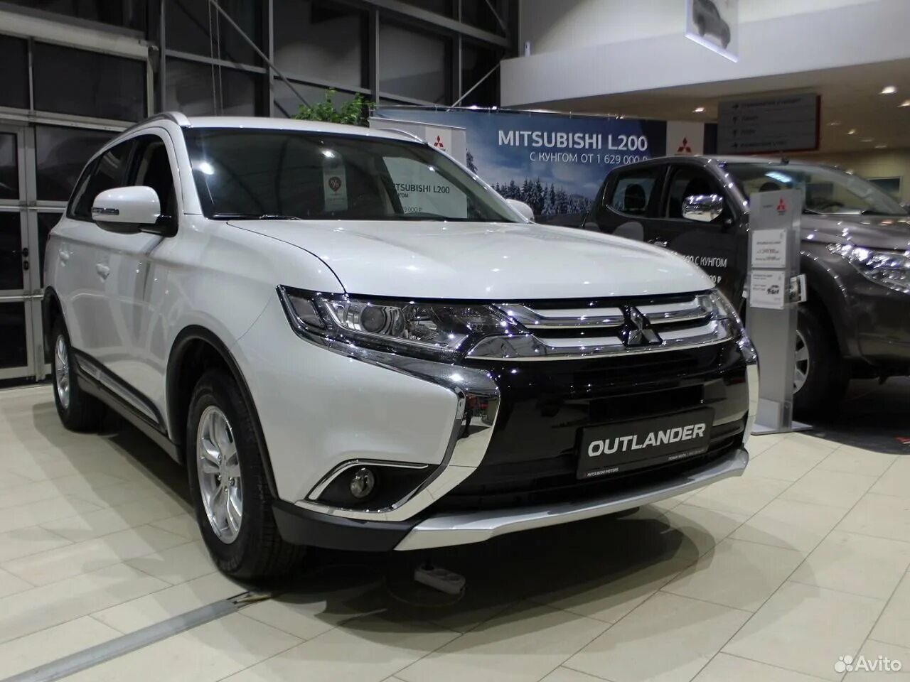 Аутлендер 3 2018. Mitsubishi Аутлендер новый. Митсубиси Аутлендер 3 Рестайлинг 2. Митсубиси Аутлендер 3 Рестайлинг. Аутлендер 3 рестайлинг купить