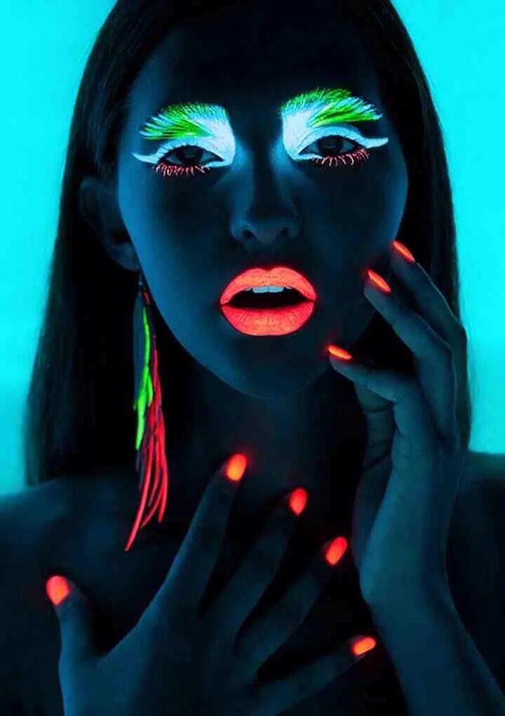 Glow макияж. Неоновые краски. флуоресцентный макияж. макияж неон. макияж неоновыми красками.