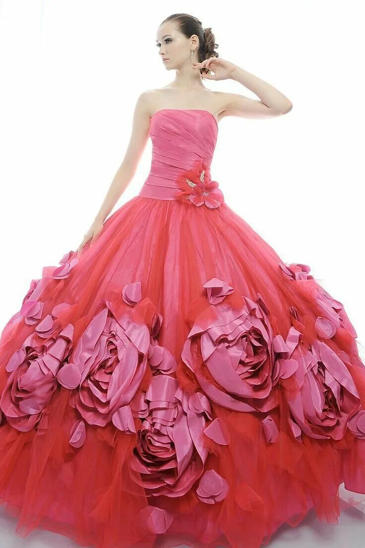 Пышные платья модель. Платье вечерние ball gown. красивые бальные платья. бальное платье для девушки. необычные бальные платья.