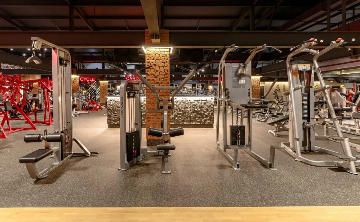 V7 fitness на просвещения. V7 fitness кустодиева бассейн. V7 fitness. Фитнес клуб v7 комендантский. V7 фитнес на кустодиева.