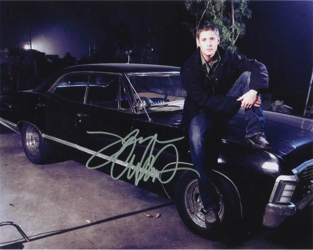 His car last night. Дженсен Эклз автограф. Автограф Дженсена Эклза. Jensen Ackles автограф. Автограф Джареда Падалеки.