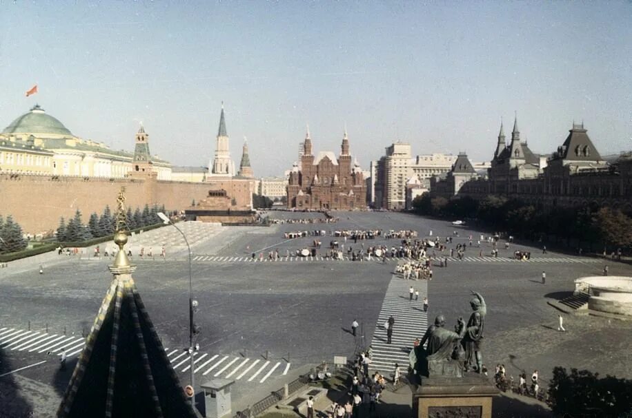 Кремлевская ссср. Красная площадь 1950. Красная площадь 1999. Москва красная площадь 1999. СССР Кремль Ивановская площадь 1980.