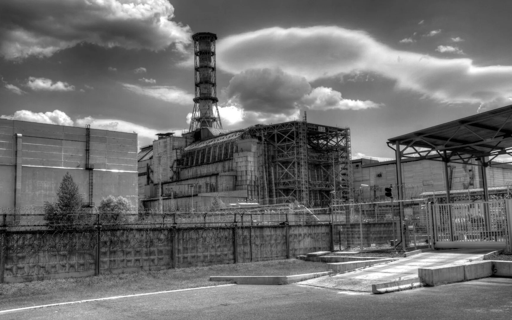 Россия чернобыльская аэс. Припять АЭС энергоблок. АЭС Припять 4 энергоблок. Атомная энергостанция Чернобыль 1990. Чернобыль ЧАЭС взрыв.