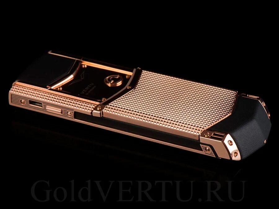 Телефон Vertu Signature s Design Clous de Paris. Верту Голд модель 2008. Vertu Signature s Gold. Vertu Signature s Design.