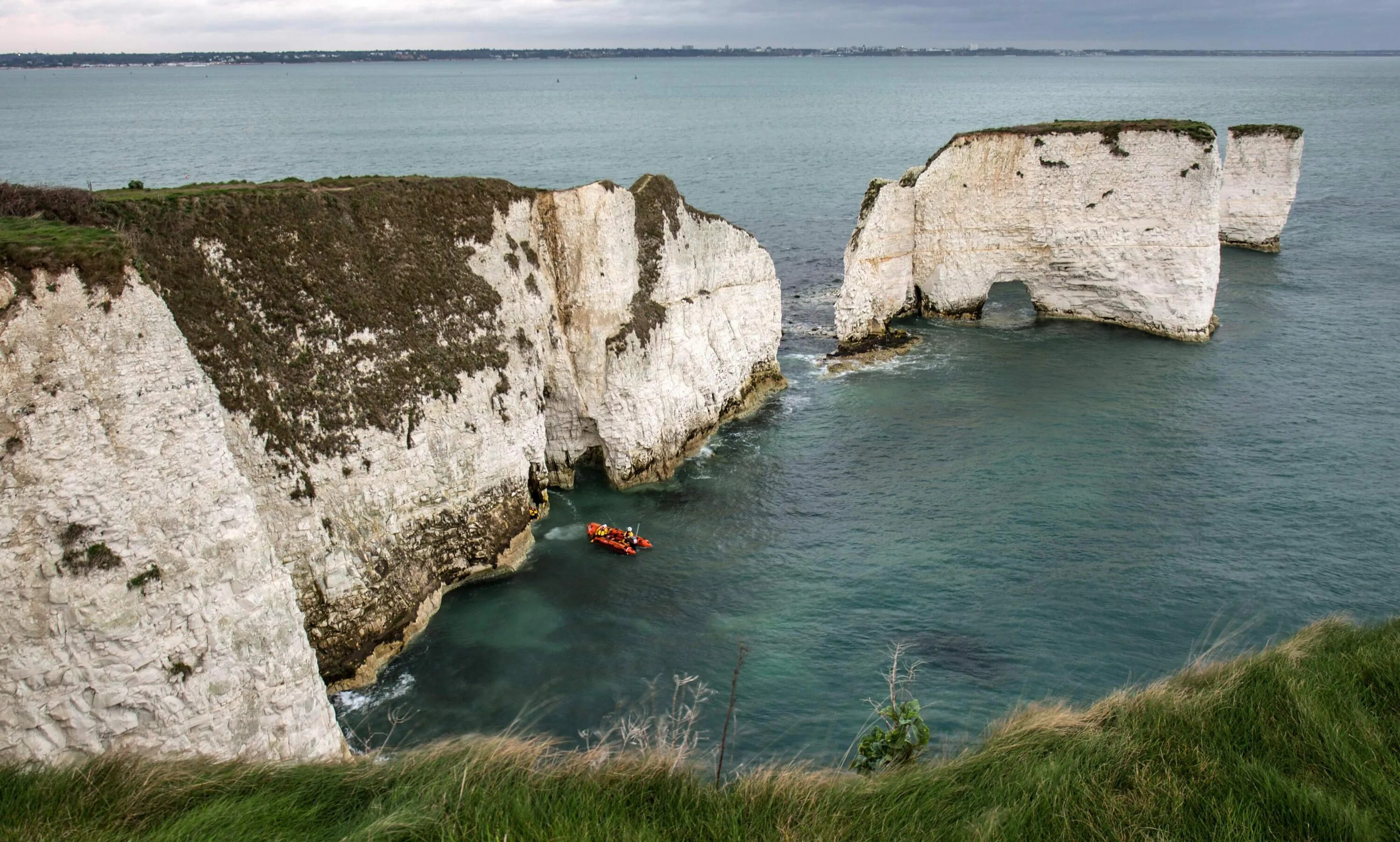 Белые скалы дувра в англии. Old harry. Old harry rocks заставка. Old harry rocks англия. Скалы старый гарри.