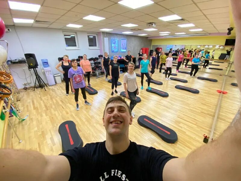 Апельсин фитнес клуб покров. World class, москва, житная улица. World class жуковский. World class жуковский. Бассейн метеор жуковский.