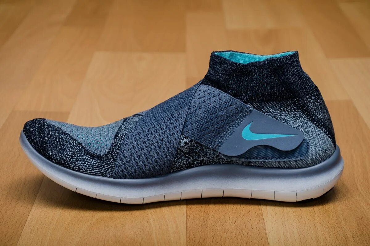 Кроссовки без шнурков. Nike free RN Flyknit шнуровка. Кроссовки найк мужские 03 без шнурков. Летние кроссовки найк к3,0 без шнурков. Nike free без шнурков.