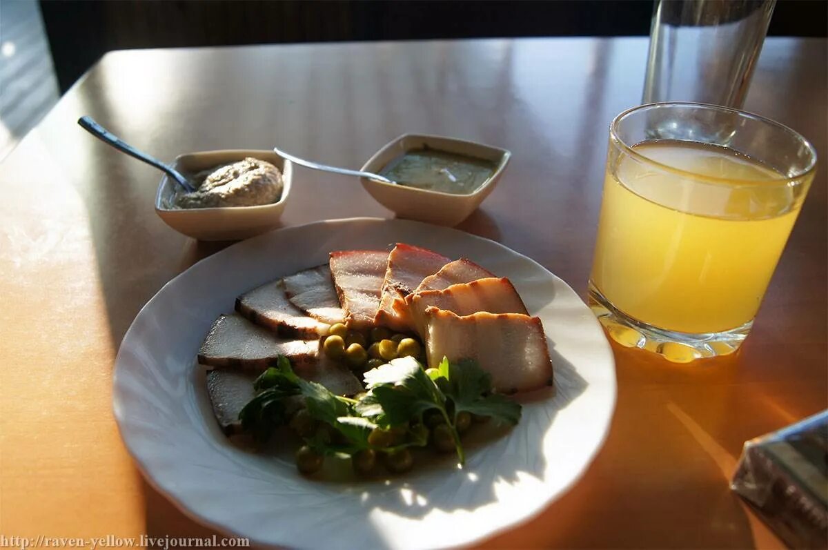 Отель ресторан зеленая сова в переславле. Кафе ботик переславль залесский меню. Кафе ботик переславль залесский. Переславль-залесский блинная берендея. Вкусно поесть в переславле залесском.