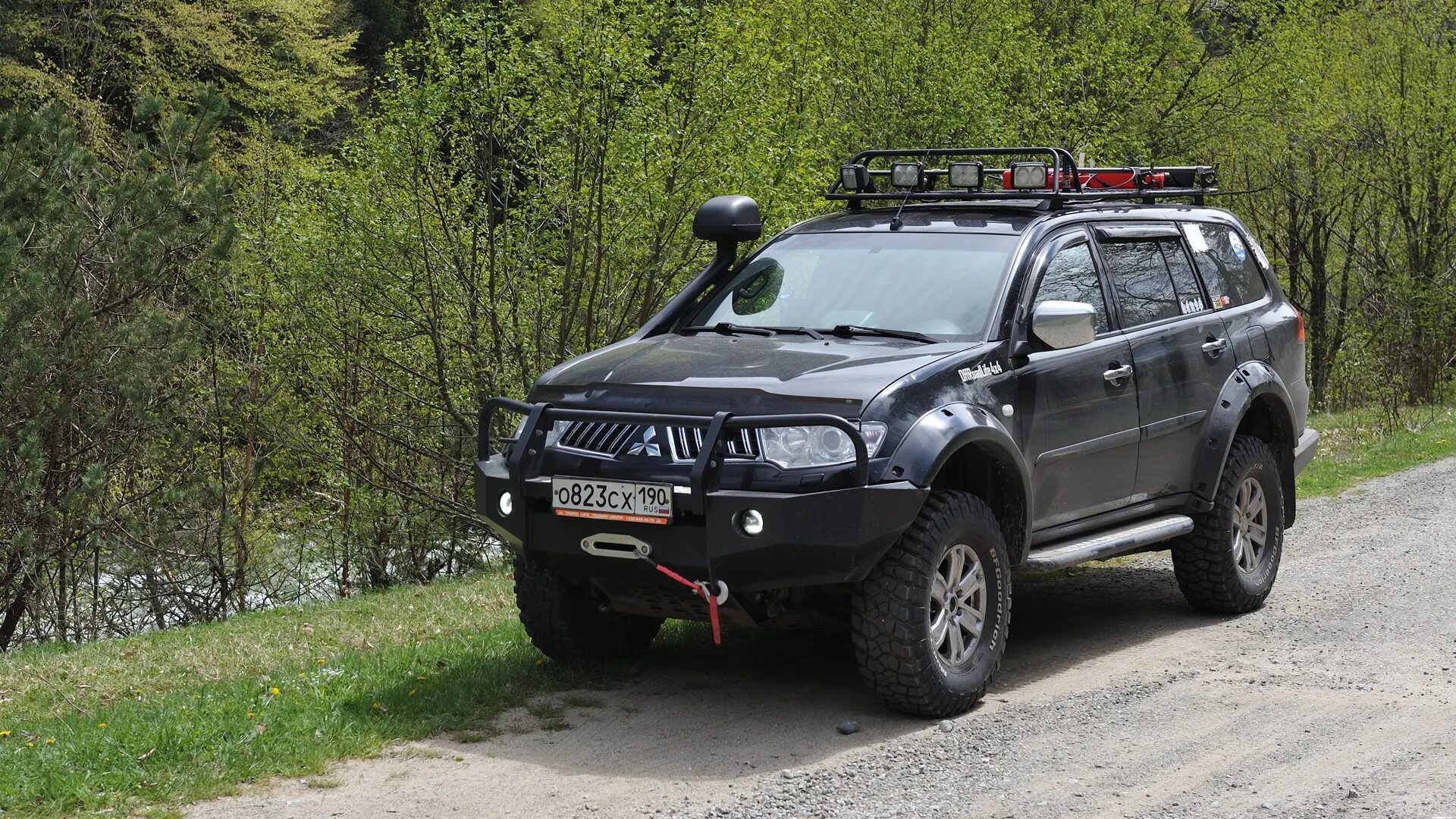 Mitsubishi pajero sport 2012. Mitsubishi Pajero Sport. Mitsubishi Pajero Sport 1. Силовой бампер Паджеро спорт 2. Митсубиси Паджеро спорт 2005.