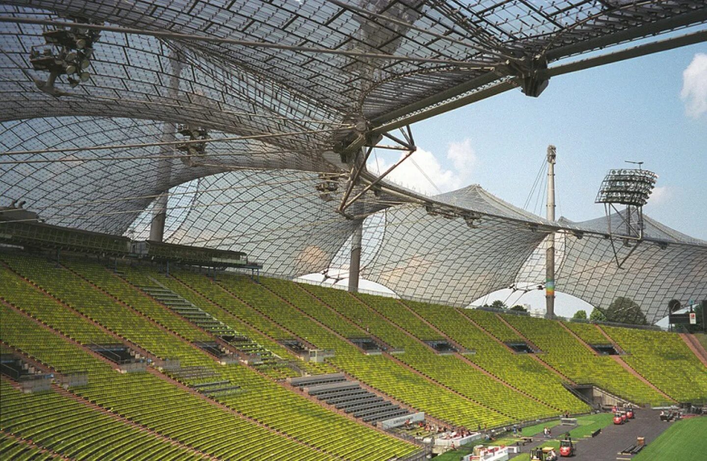 Olympic stadium. Стадион Олимпиаштадион Мюнхен. Фрай Отто Олимпийский стадион. Фрай Отто стадион в Мюнхене. Олимпийский стадион в Мюнхене. Арх.Отто Фрай.