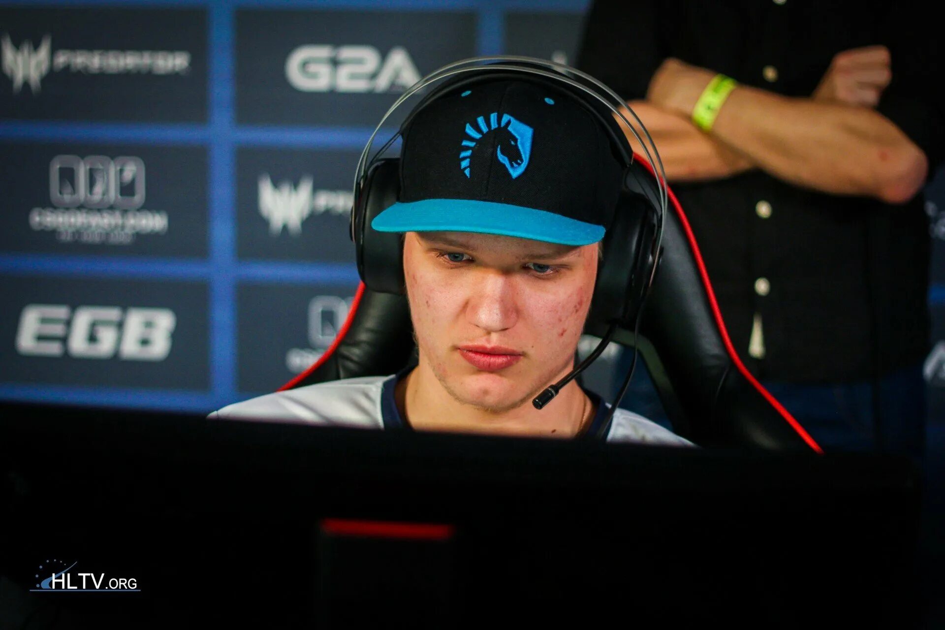 Simple nick. Саша симпл. саша s1mple. ава s1mple в cs go. саша костылев simple.
