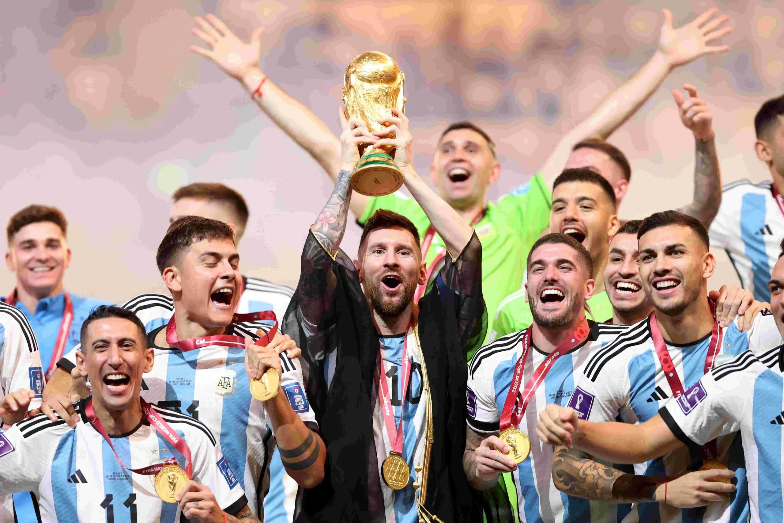 Fifa чемпионы. Лионель Месси Аргентина 2022. Лионель Месси в Аргентине 2023.