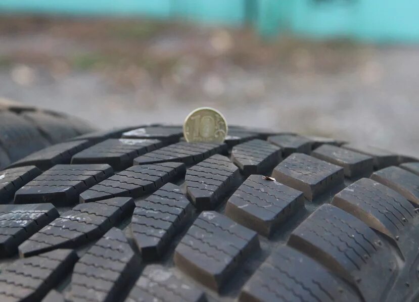 Текстура протектора шины toyo. Зимняя липучка р15. Протектор шины демисезонные. Протектор зимней резины. Наварка боковины шины.