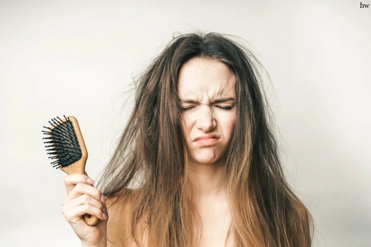 Запутанные волосы. Выпадение волос. Сухие волосы. Проблемные волосы. Плохие волосы.