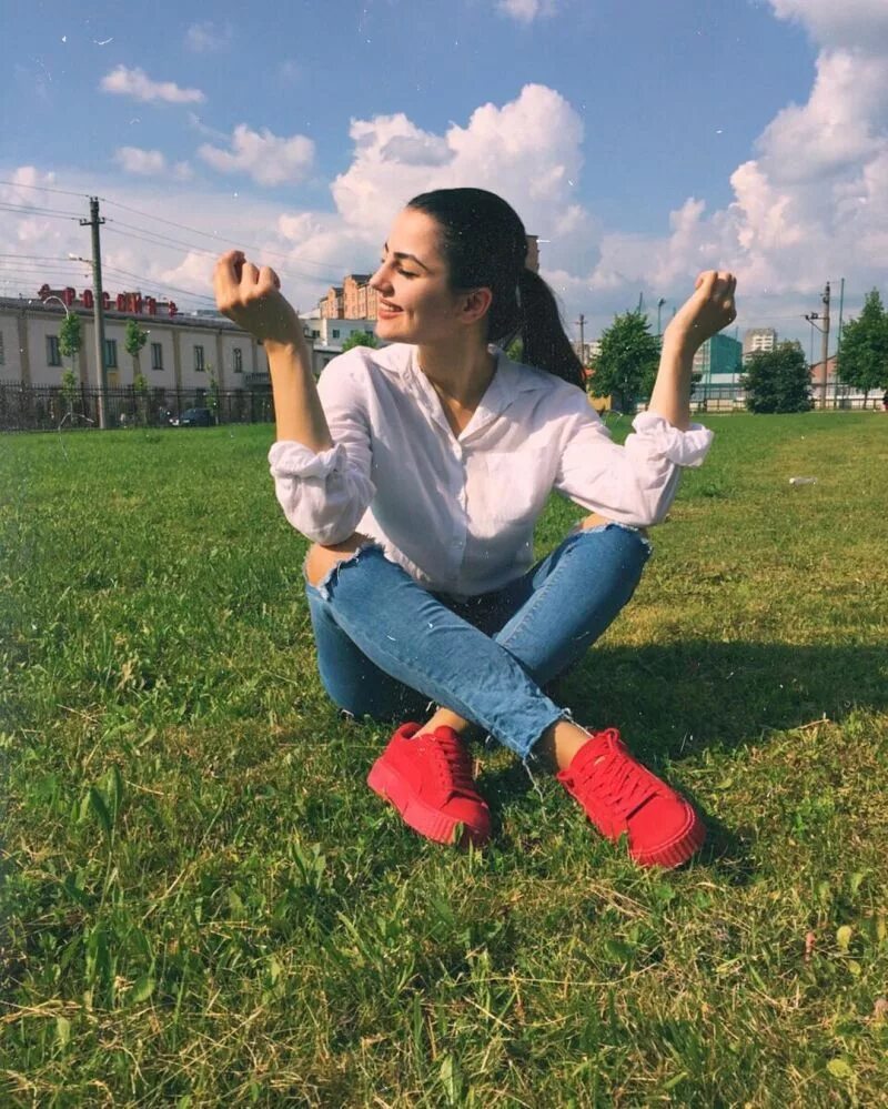 Йонгвари анибол. Ани варданян в джинсах. анивар в молодости 18. йонгвари анибол инстаграмм официальный. фото ани вар с цитатами.