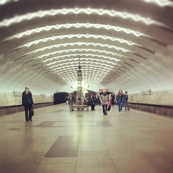 Станция перово калининская линия. Метро перовская москва. Станция метро перово. Метро перово. Метро перовская москва.
