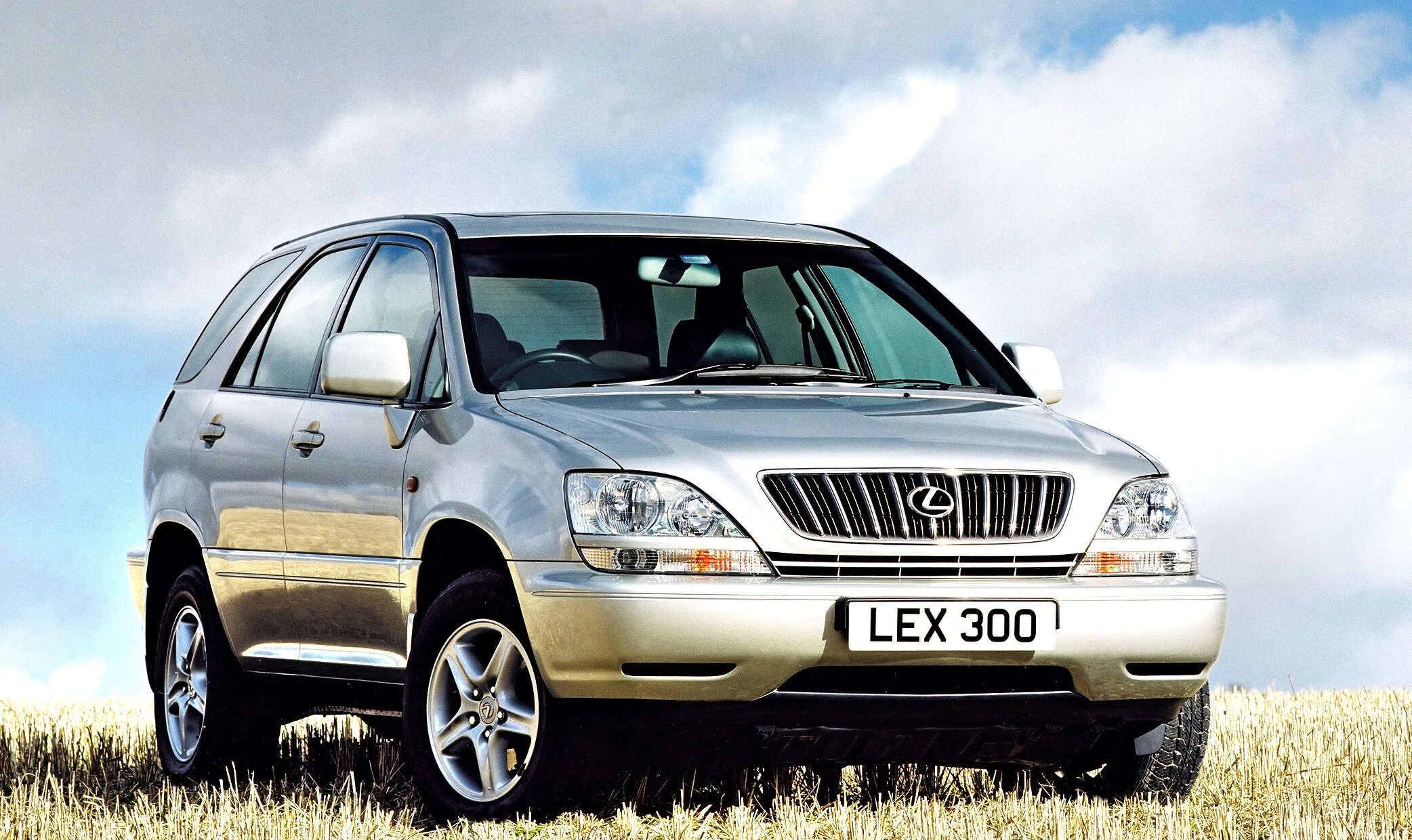 Lexus rx300 поколения. Lexus 300 rx300. Лексус rx300 2000. Лексус РХ 300 1. Лексус РХ 300 2000.