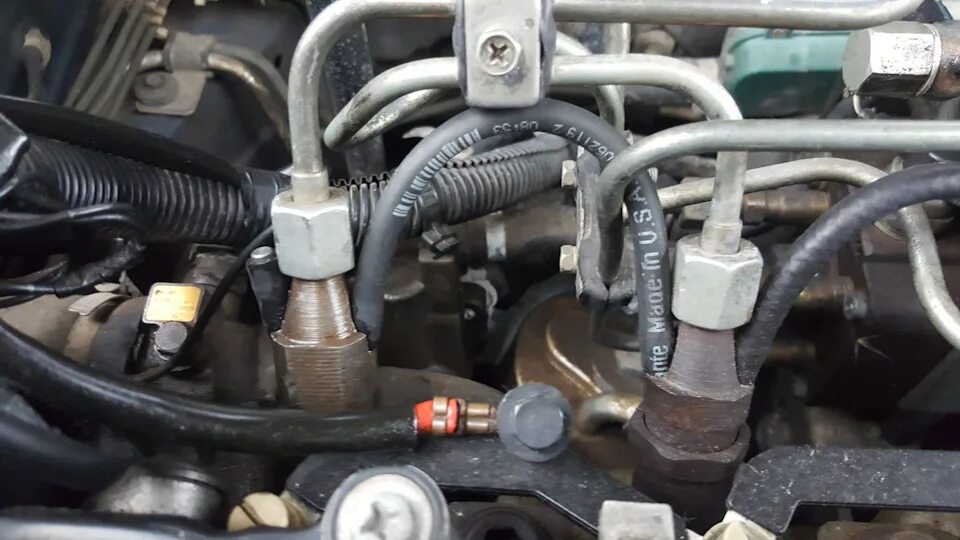 Как снять форсунки на ниссан Замена топливного фильтра Nissan Sunny (B15), 1,8 л, 2000 года своими руками D