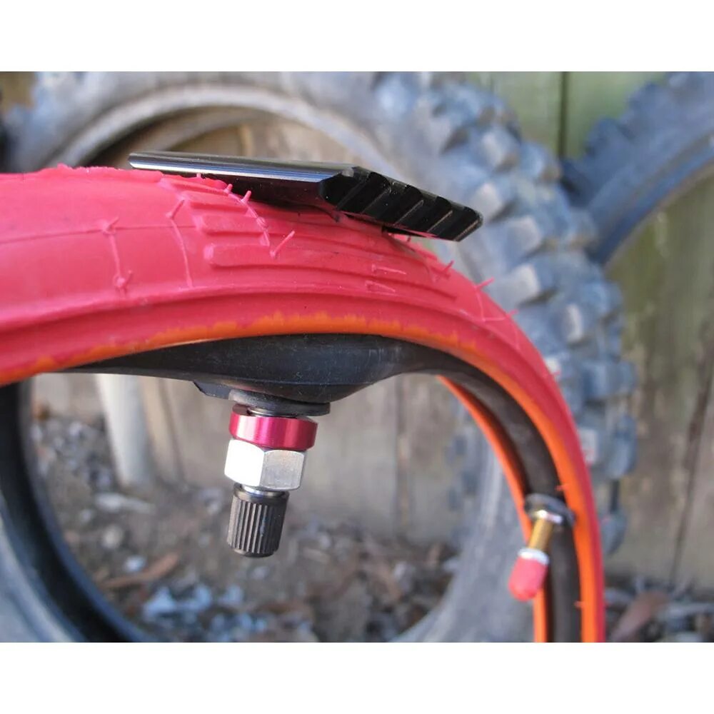 TUBLISS r18. Буксатор на эндуро. Tubeless Enduro. Буксатор покрышки КТМ 50sx. Камера для эндуро