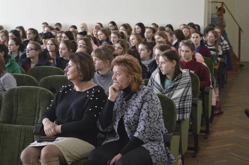 Пушкина. Пинский педагогический колледж. Пинский государственный колледж искусств. С. Пинский педагогический колледж преподаватели.