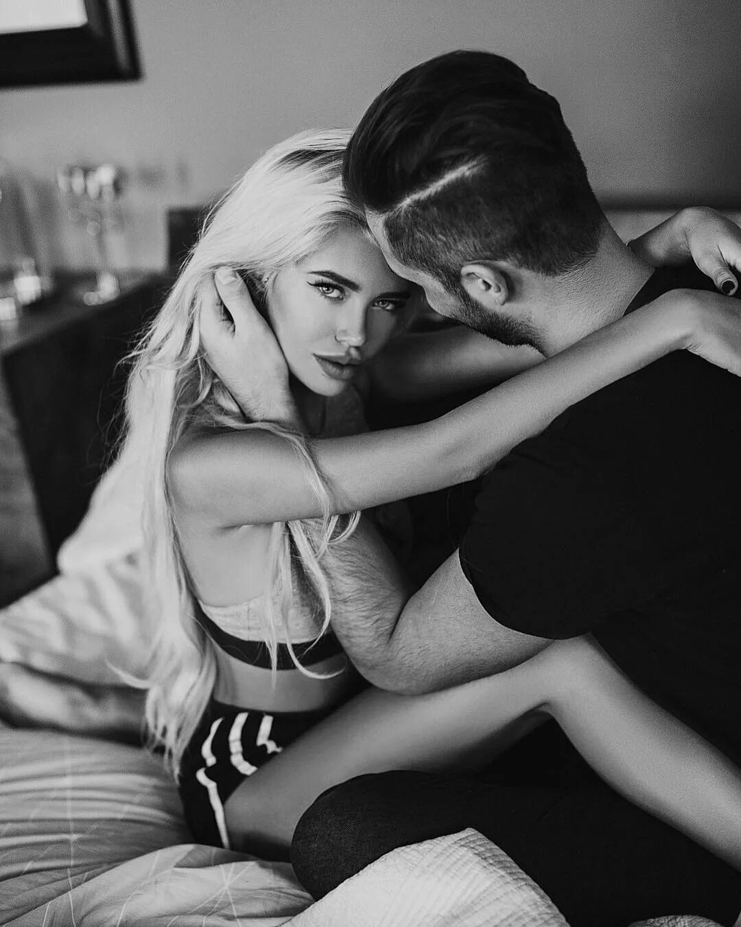 красивые слова для любимого. романтичные картинки. любовь втроем. блондинка и брюнет. пара пара женский форум.