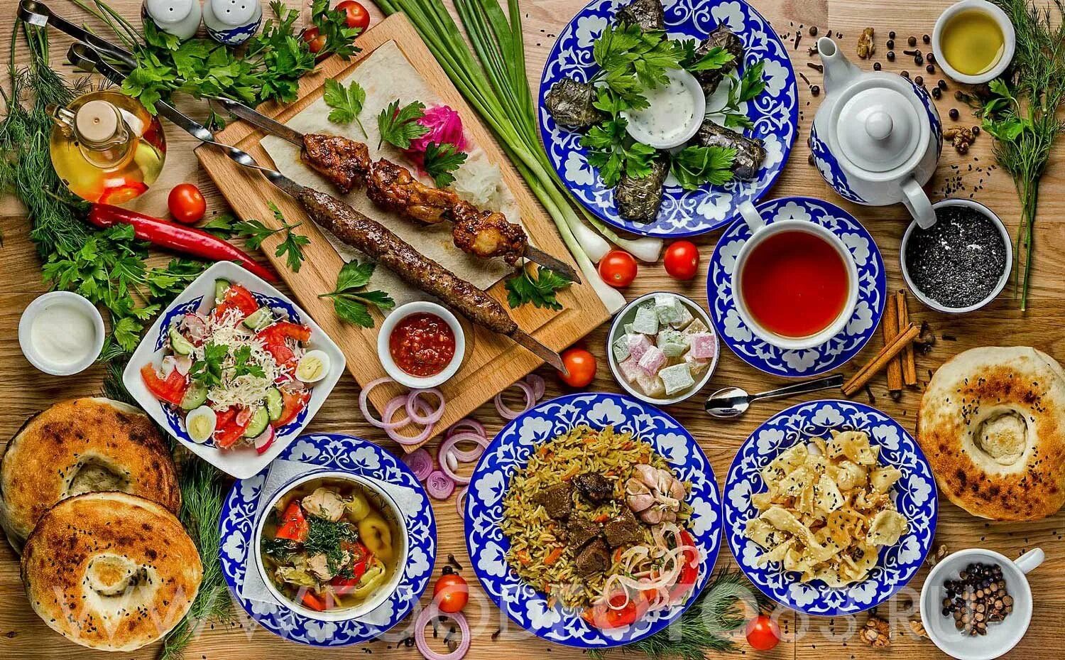 Чайхона самарканд ташкент. Декада узбекской кухни в ресторане. Узбекский миллий таомлар. Кафе узбекской кухни. Узбекская кухня тандыр.