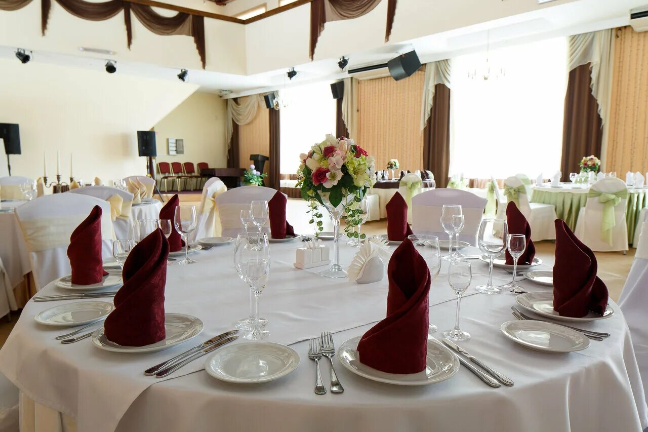 Банкетный зал аттимо. Аттимо ореховый зал челябинск. Банкет холл аттимо. Аттимо банкет холл челябинск. Attimo челябинск банкетный зал.