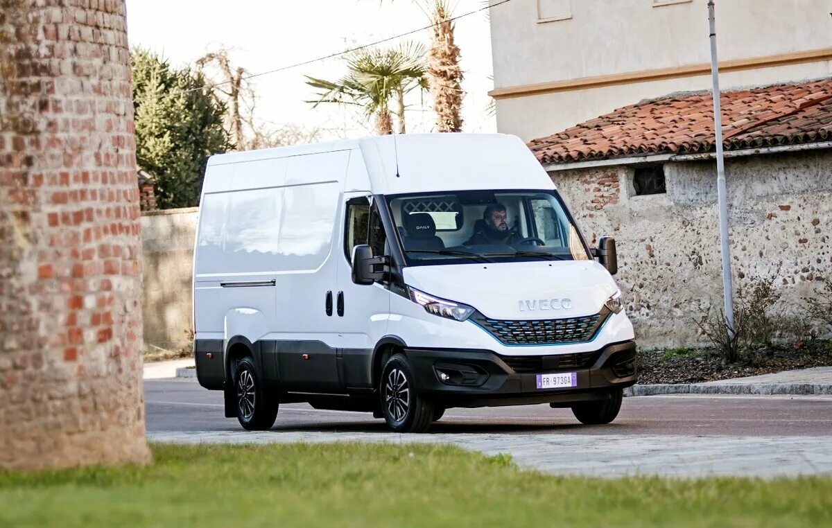 Iveco Daily 2021. Iveco Daily 2020. Iveco Daily 2022. Ивеко Дейли 35s18. Ивеко дейли фото