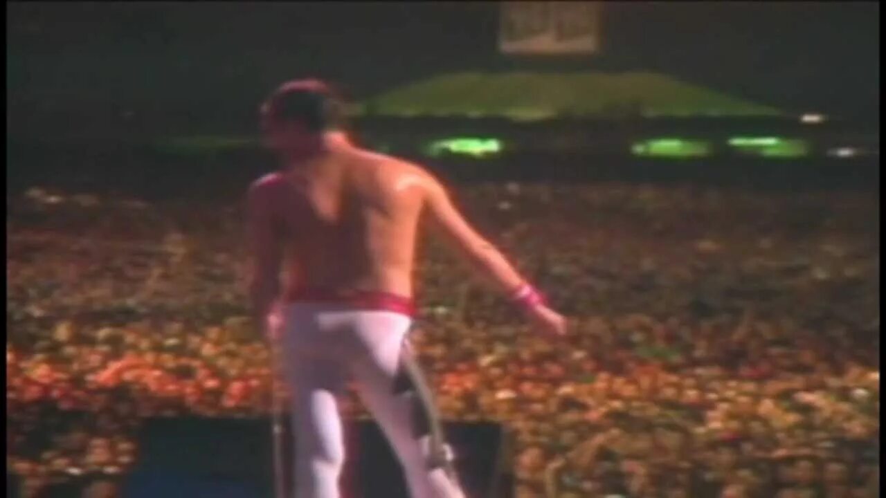 Queen Rock in Rio 1985. Концерт куин в Рио. Куртка Фредди Меркьюри Rock in Rio. Freddie Mercury no Brasil Rock in Rio Interview. Музыка life in rio