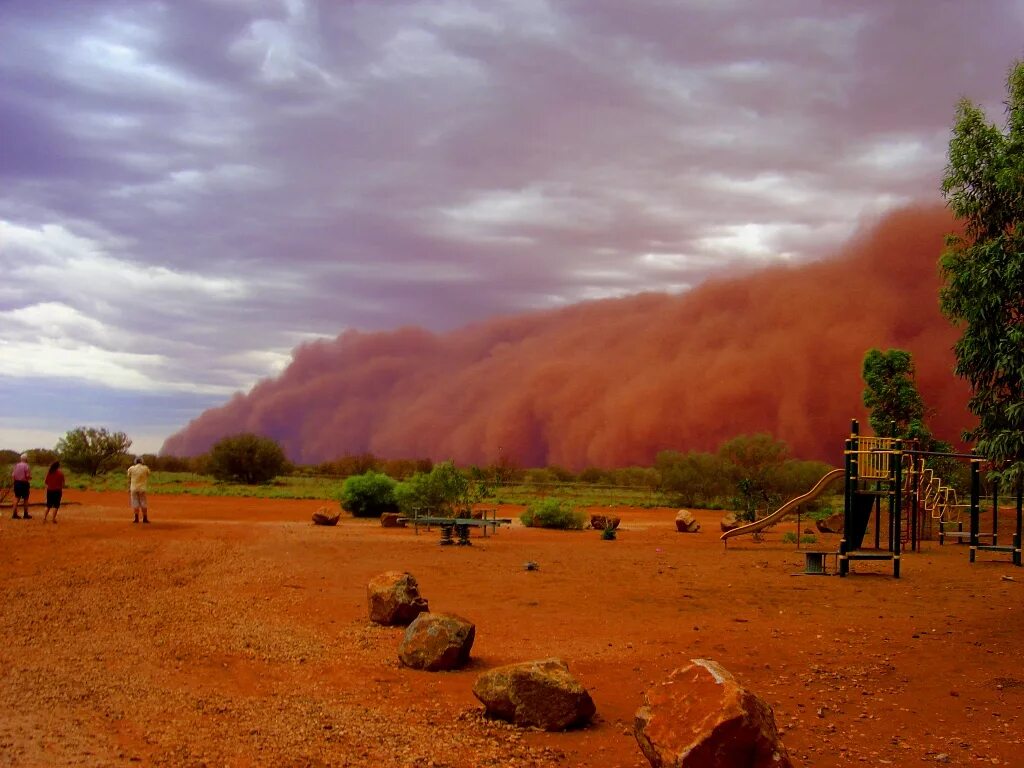 Пыльная буря в австралии. Что такое самум и торнадо. Пылевые бури каракум. Самум песчаная буря. Хабуб пыльная буря.