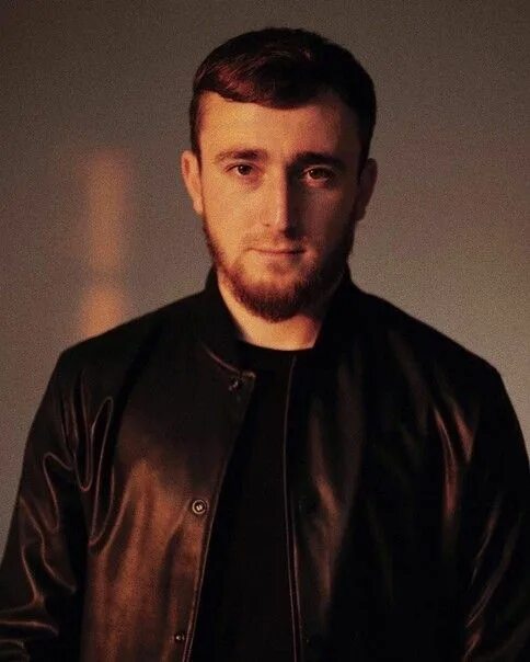 Лагучев гасишься полная. Лагучев гасишься полная. Певцы 2022. Кострома певец. Лагучев национальность.