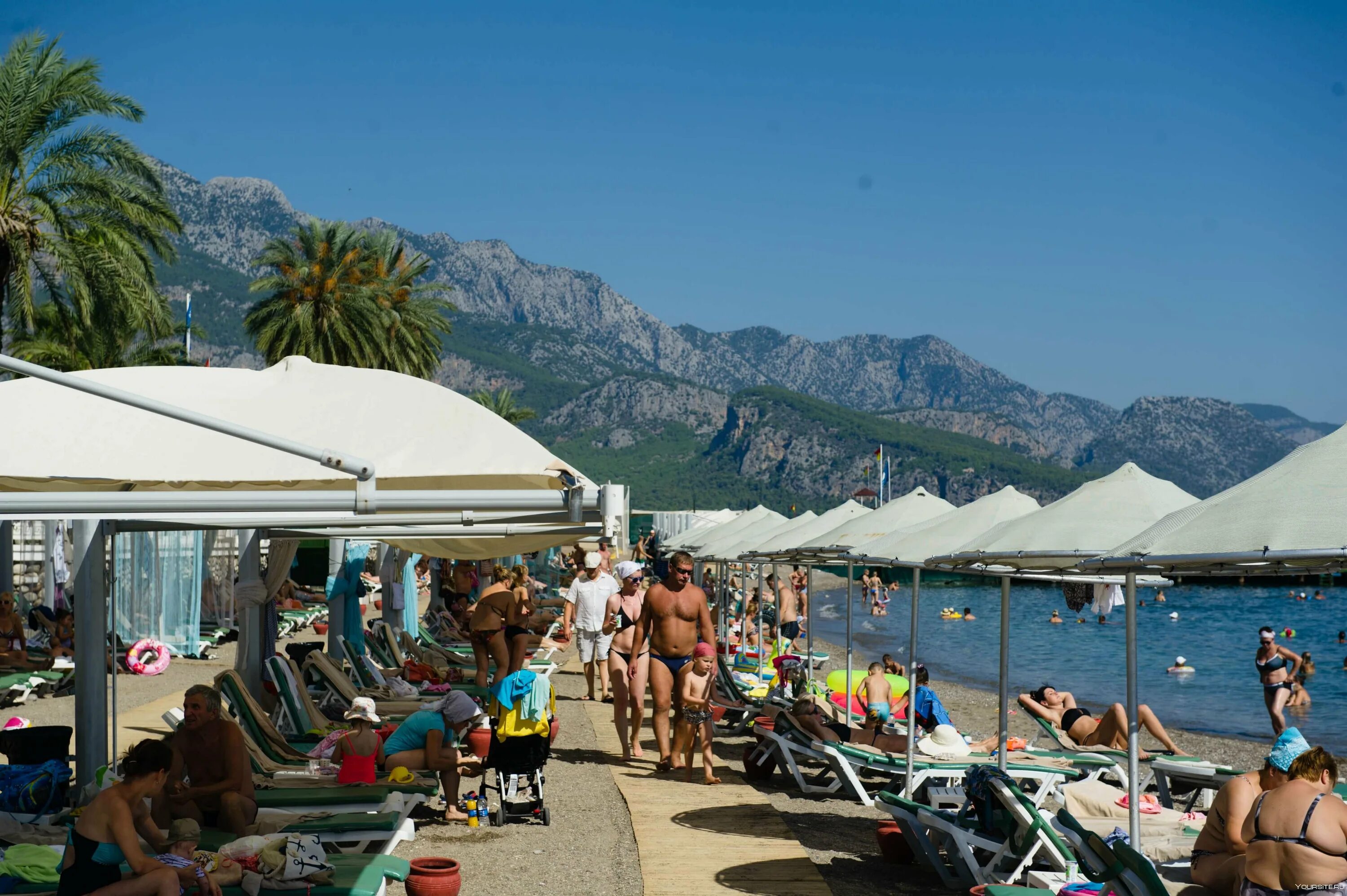 Паспорт турции. Стамбул город контрастов. Турпоток в турцию. Туристы в турции. Турция можно без.